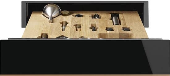 Smeg Sommelier Lade CPS615NR